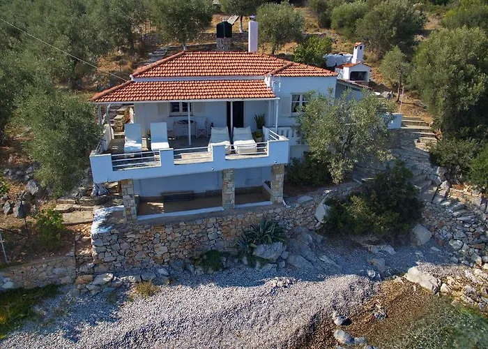 Fisherman's Kalamakia